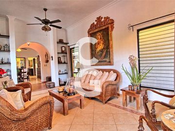Casa en Venta en Cancun en Alamos I con Alberca y 3 Recamaras