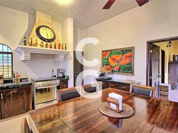 Casa en Venta en Cancun en Alamos I con Alberca y 3 Recamaras