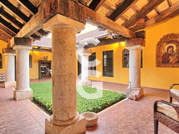 Casa en Venta en Cancun en Alamos I con Alberca y 3 Recamaras