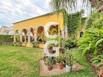 Casa en Venta en Cancun en Alamos I con Alberca y 3 Recamaras