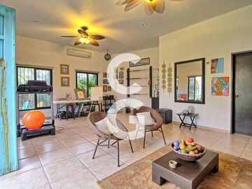 Casa en Venta en Cancun en Alamos I con Alberca y 3 Recamaras
