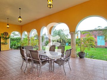 Casa en Venta en Cancun en Alamos I con Alberca y 3 Recamaras