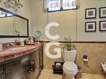 Casa en Venta en Cancun en Alamos I con Alberca y 3 Recamaras