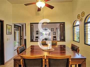 Casa en Venta en Cancun en Alamos I con Alberca y 3 Recamaras