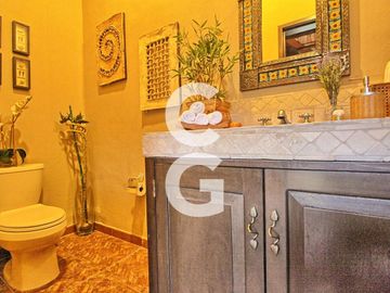 Casa en Venta en Cancun en Alamos I con Alberca y 3 Recamaras