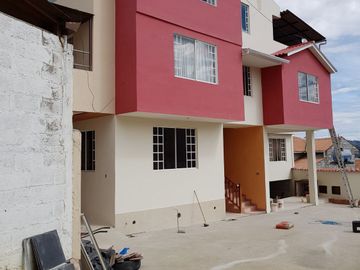 EDIFICIO DE 5 DEPARTAMENTOS EN AZOGUES