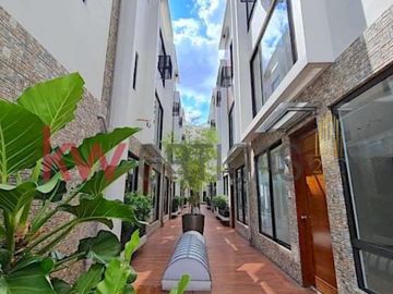 Brand New Luxury Townhouse Units for Sale in San Juan