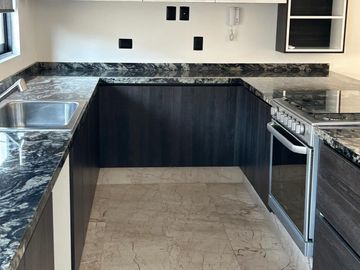 CASA EN VENTA EN LAGO DE JURIQUILLA A 3 MINUTOS DE ANTEA