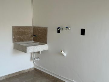 CASA EN VENTA EN LAGO DE JURIQUILLA A 3 MINUTOS DE ANTEA