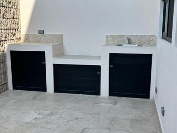 CASA EN VENTA EN LAGO DE JURIQUILLA A 3 MINUTOS DE ANTEA