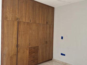 CASA EN VENTA EN LAGO DE JURIQUILLA A 3 MINUTOS DE ANTEA