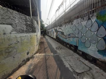 Rumah Tinggal Bongkar, 10 Meter Ke Cempaka Putih Raya