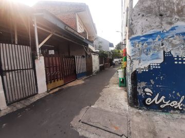 Rumah Tinggal Bongkar, 10 Meter Ke Cempaka Putih Raya