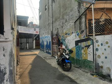 Rumah Tinggal Bongkar, 10 Meter Ke Cempaka Putih Raya
