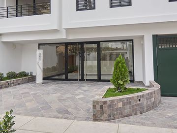 VENDO PRECIOSO PENTHOUSE ESTRENO POR DASSO, MIRAFLORES LIMITE SAN ISIDRO