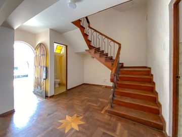 ¡Oportunidad! De Hermosa Casa En Venta ,Av. Alfa Los Olivos.