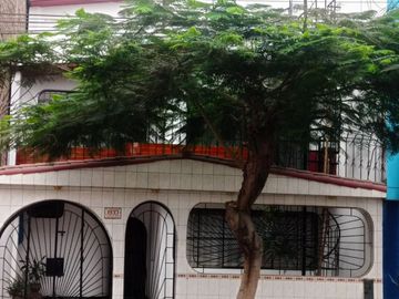 ¡Oportunidad! De Hermosa Casa En Venta ,Av. Alfa Los Olivos.