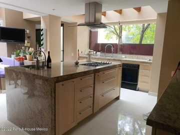 BELLA CASA EN VENTA ESTILO COLONIAL PASEO DE LAS LOMAS SANTA FE CDMX