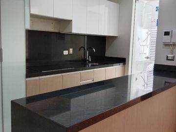 SE VENDE DEPARTAMENTO EN PRIMER PISO 135 M2 LINCE