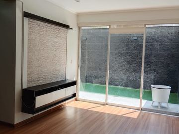 SE VENDE DEPARTAMENTO EN PRIMER PISO 135 M2 LINCE