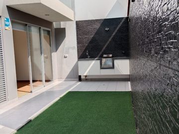 SE VENDE DEPARTAMENTO EN PRIMER PISO 135 M2 LINCE