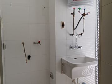 SE VENDE DEPARTAMENTO EN PRIMER PISO 135 M2 LINCE