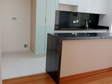 SE VENDE DEPARTAMENTO EN PRIMER PISO 135 M2 LINCE