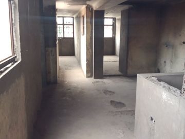 EXCELENTE LOCAL  COMERCIAL  Y/O INDUSTRIAL EN GAMARRA, PRECIO NEGOCIABLE.