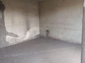EXCELENTE LOCAL  COMERCIAL  Y/O INDUSTRIAL EN GAMARRA, PRECIO NEGOCIABLE.