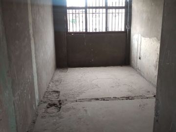 EXCELENTE LOCAL  COMERCIAL  Y/O INDUSTRIAL EN GAMARRA, PRECIO NEGOCIABLE.