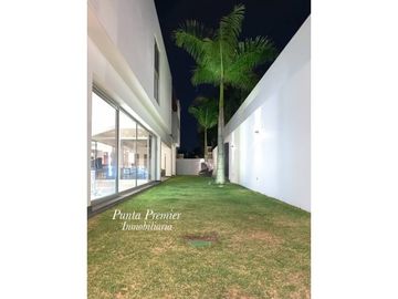 Mansión de Lujo en Venta en Puerta de Hierro Andares Zapopan.