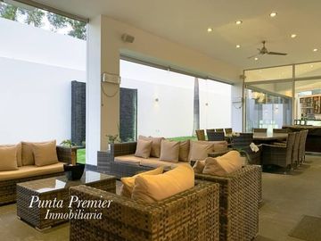 Mansión de Lujo en Venta en Puerta de Hierro Andares Zapopan.