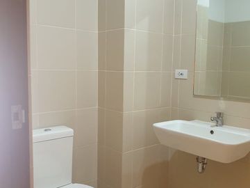 ready for occupancy rent to own condominium near salcedo legazpi village