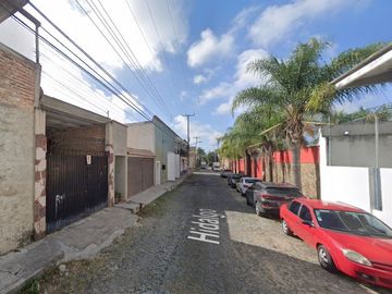 CASA EN PRIVADA HIDALGO, SANTA MARIA TEQUEPEXPAN, TLAQUEPAQUE, JALISCO. ¡CASA EN REMATE! -FQA