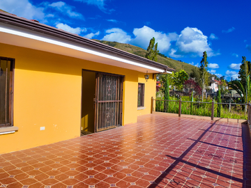 Casa de venta en Paute
