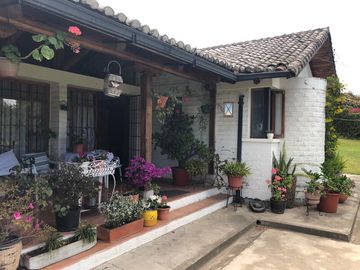 PEQUEÑA QUINTA ENTRE PUEMBO Y PIFO PARA RESIDENCIA