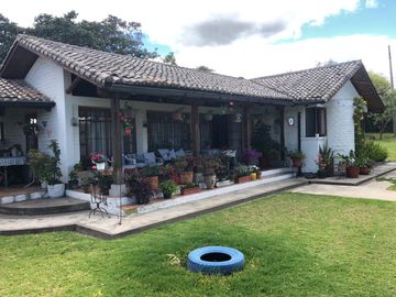 PEQUEÑA QUINTA ENTRE PUEMBO Y PIFO PARA RESIDENCIA