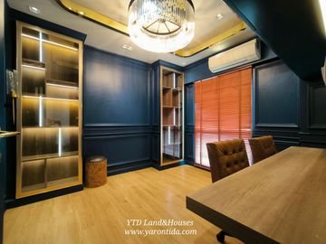 For sale 3-story townhome, Patio Pattanakarn 38, fully decorated with built-in furniture,