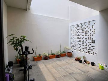 Rumah full furnish di komplek Duren sawit Jakarta Timur