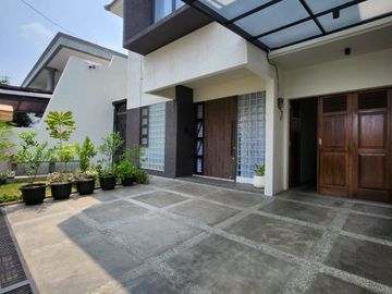 Rumah full furnish di komplek Duren sawit Jakarta Timur