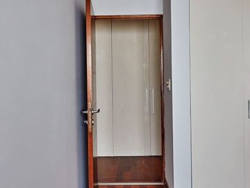 Impecable flat con balcón, vista exterior a Parque Bella Luz, Chacarilla, Surco