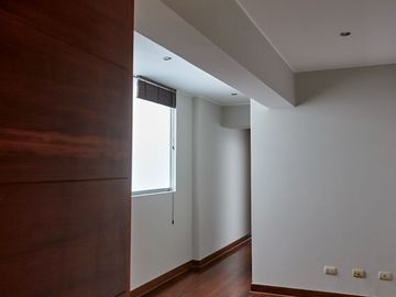 Impecable flat con balcón, vista exterior a Parque Bella Luz, Chacarilla, Surco