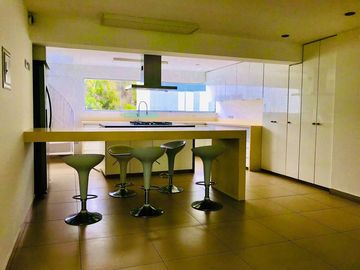 BAJADA DE PRECIO!!    FANTÁSTICO PENTHOUSE PARA INVERSORES