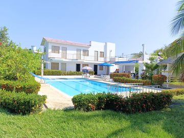 CARMEN DE APICALA- CASA DE RECREO 