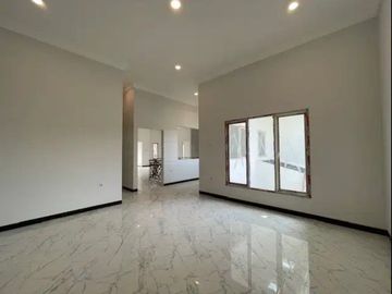 Rumah baru gress dijual di Jemursari , Surabaya