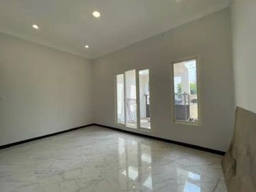 Rumah baru gress dijual di Jemursari , Surabaya