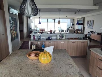 HERMOSO PENTHOUSE FRENTE AL MAR EN PLAYA SERENA