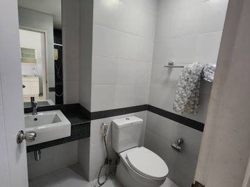 The Best deal price lower than market price ! Aspace Sukhumvit 77 Floor 1st Room Size 45 Sq.m Near BTS Onnut