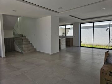 CASA EN VENTA, LA PRIMEVARA 2, CUMBAYA, $235.000