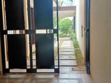 Rumah Komersial Raya Manyar Kertoadi Mulyorejo Surabaya